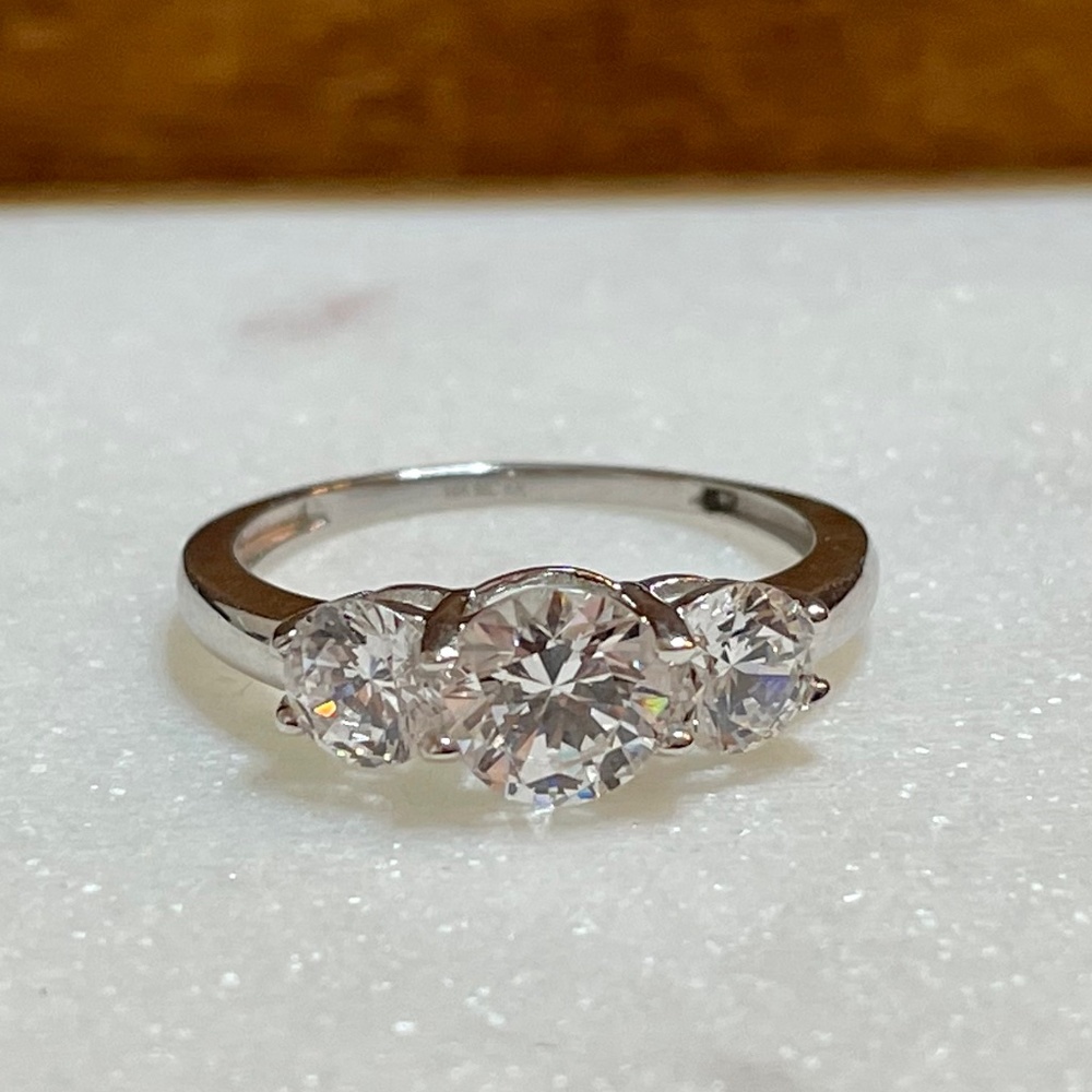 14K White Gold Cubic Zirconia Trilogy Ring Sz 7.25